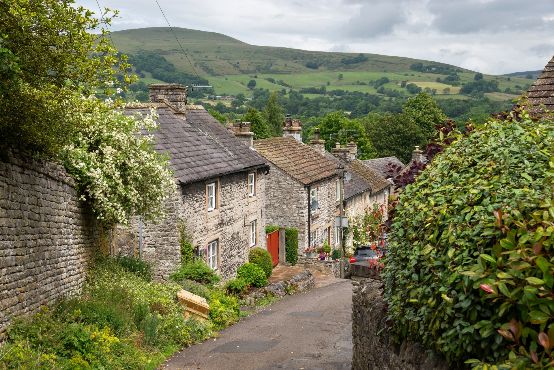 7 of the UK’s prettiest towns and villages to while away an afternoon in
